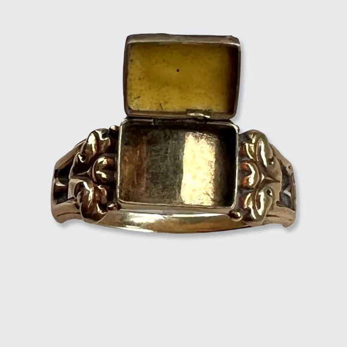21stfinds Rings Victorian Love Hope Faith Ring with Hidden Compartment