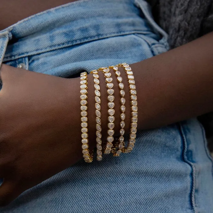 anitako Bracelets BEZEL OVAL DIAMOND BRACELET